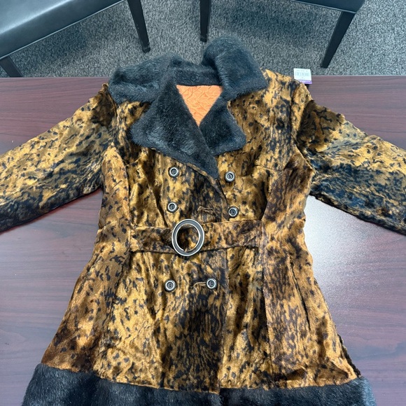 1970s Vintage Faux Fur Leopard Coat size 12 - Picture 2 of 11